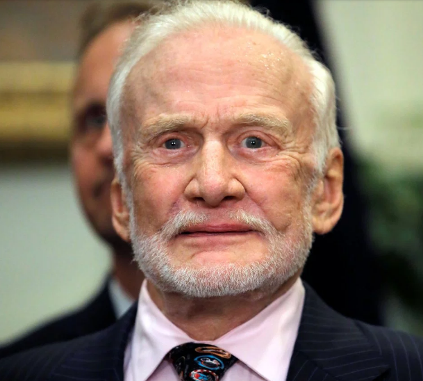 Chuyên gia: Đã tới lúc nhân loại di cư lên sao Hỏa để tránh diệt vong