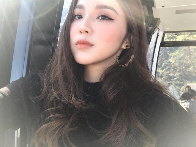 2 hot girl Hà Thành giống nhau khiến ai cũng tưởng là chị em một nhà 2 hot girl Hà Thành giống nhau khiến ai cũng tưởng là chị em một nhà