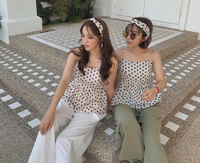 2 hot girl Hà Thành giống nhau khiến ai cũng tưởng là chị em một nhà 2 hot girl Hà Thành giống nhau khiến ai cũng tưởng là chị em một nhà