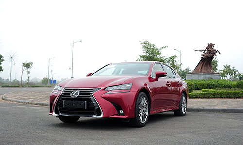 Những xế sang phải nộp phí trước bạ 500 triệu đồng