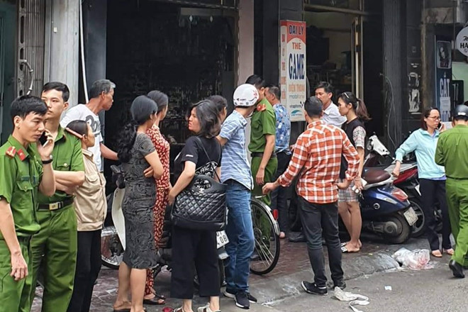 Truy bắt nghi phạm đổ xăng đốt cửa hàng quần áo của vợ cũ