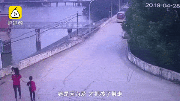 Mâu thuẫn với nhà chồng, người phụ nữ dẫn 2 con nhảy sông tự vẫn và dáng vẻ cuối cùng của đứa trẻ lớn hơn gây xót xa hơn cả