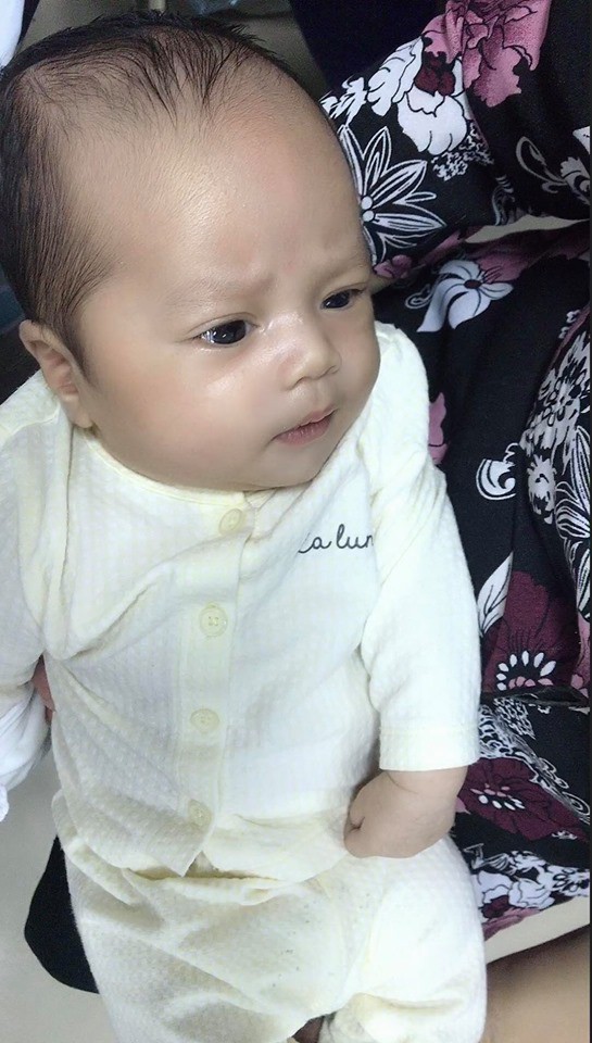 Sau hành trình cùng con chiến đấu lại virus RSV gây viêm phổi, mẹ Hà Nội cảnh báo các mẹ khác đừng coi thường nụ hôn thần chết Sau hành trình cùng con chiến đấu lại virus RSV gây viêm phổi, mẹ Hà Nội cảnh báo các mẹ khác đừng coi thường nụ hôn thần chết