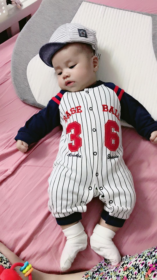 Sau hành trình cùng con chiến đấu lại virus RSV gây viêm phổi, mẹ Hà Nội cảnh báo các mẹ khác đừng coi thường nụ hôn thần chết Sau hành trình cùng con chiến đấu lại virus RSV gây viêm phổi, mẹ Hà Nội cảnh báo các mẹ khác đừng coi thường nụ hôn thần chết