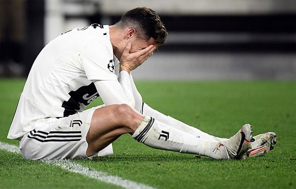C. Ronaldo: Người ta chỉ mong tôi sút trượt penalty hoặc thua trận