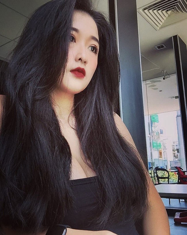 Nữ sinh để thiếu gia nhà giàu áp mặt lên ngực trong show hẹn hò: Người ta bảo tôi là gái ngành, thân hình nảy nở thế làm gì có chuyện 22 tuổi!