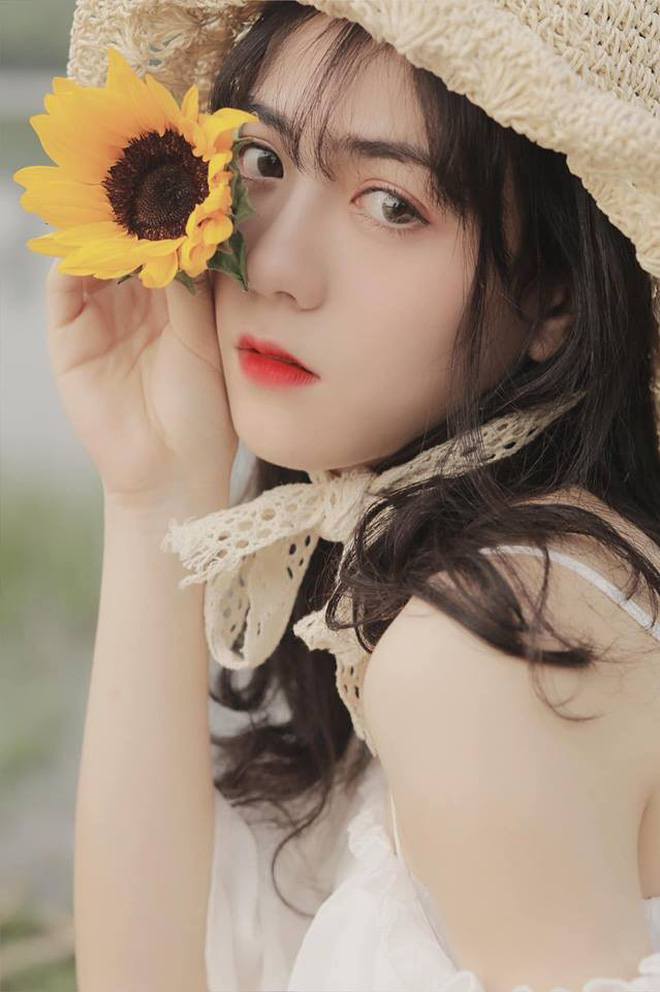 Hội girl xinh 2000 mới nổi: Người nhan sắc tựa nàng thơ, người được cả báo nước ngoài gọi tên