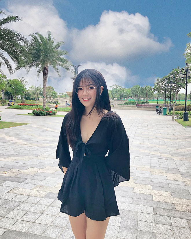 Hội girl xinh 2000 mới nổi: Người nhan sắc tựa nàng thơ, người được cả báo nước ngoài gọi tên