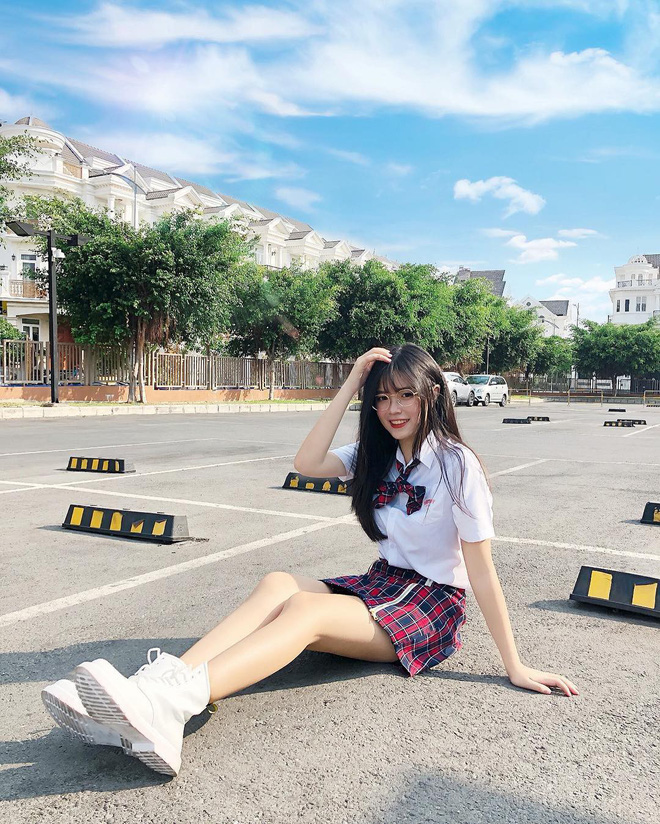 Hội girl xinh 2000 mới nổi: Người nhan sắc tựa nàng thơ, người được cả báo nước ngoài gọi tên