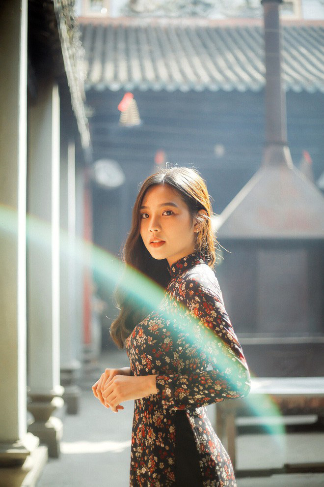 Hội girl xinh 2000 mới nổi: Người nhan sắc tựa nàng thơ, người được cả báo nước ngoài gọi tên