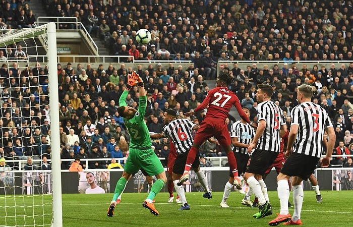 Newcastle 2-3 Liverpool: Liverpool thắng nghẹt thở, cuộc đua vô địch căng thẳng đến vòng cuối cùng