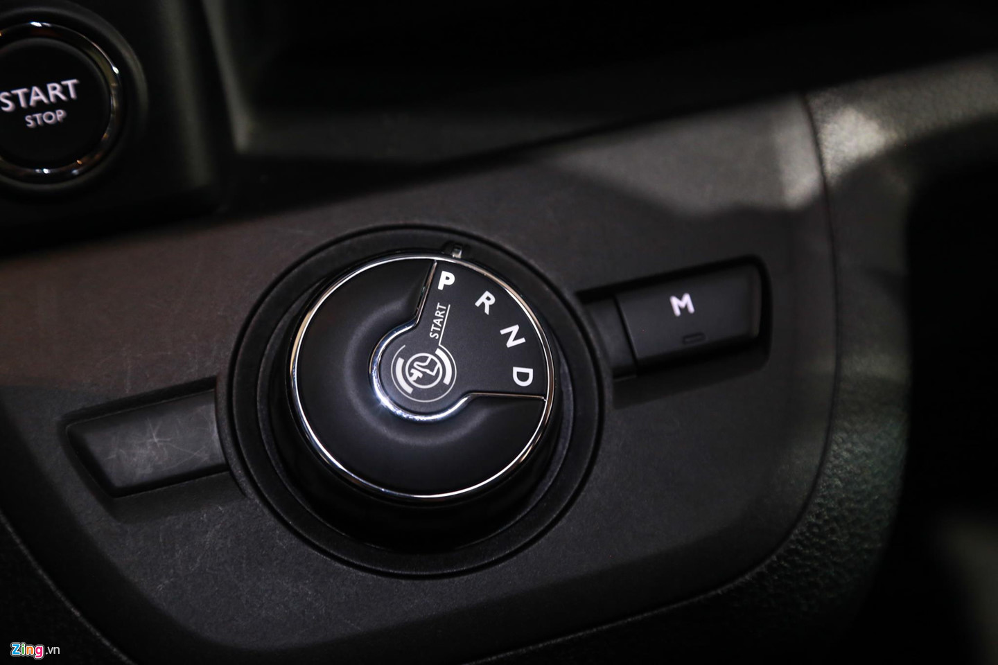 Chi tiết Peugeot Traveller vừa ra mắt tại VN, giá từ 1,7 tỷ đồng