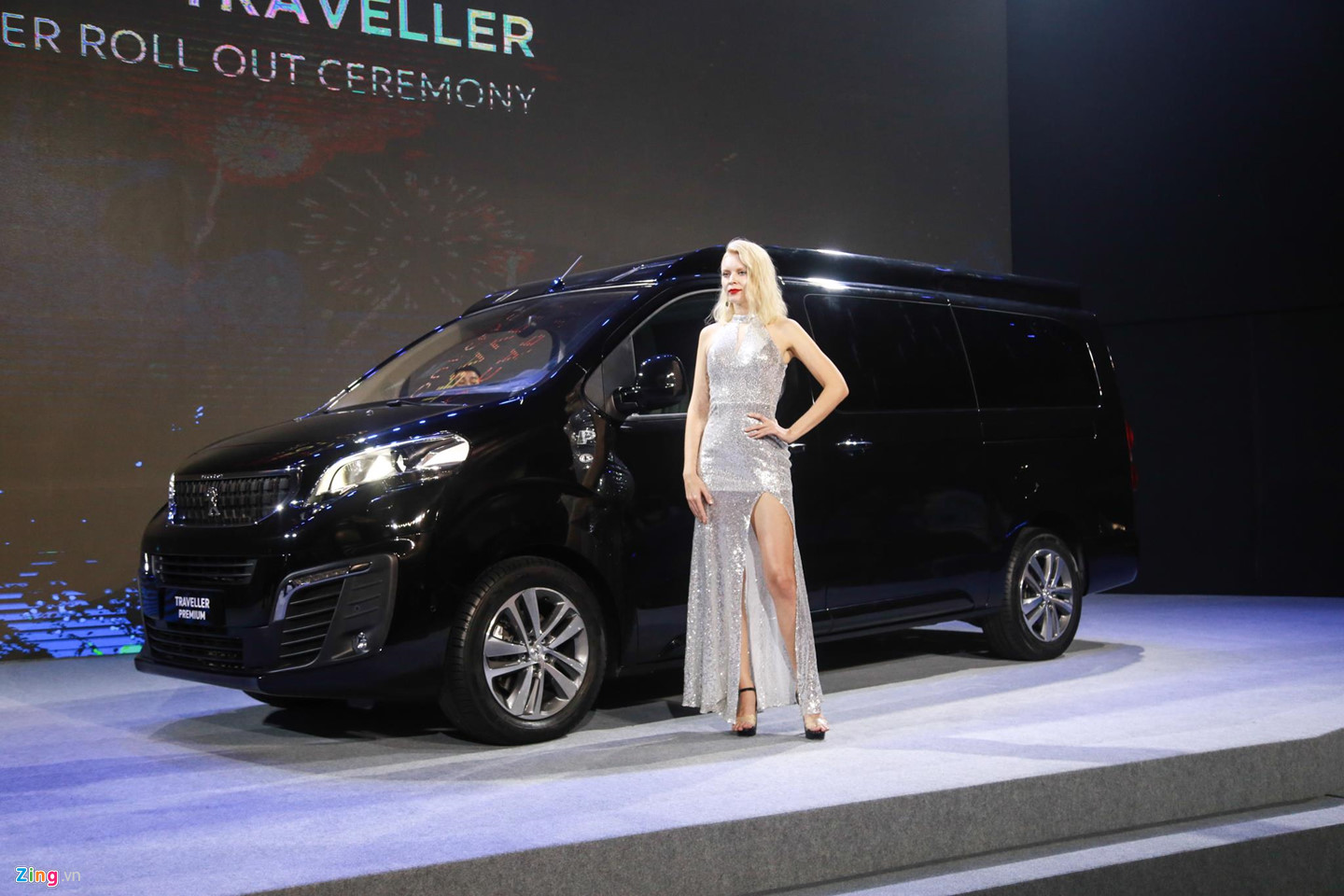 Chi tiết Peugeot Traveller vừa ra mắt tại VN, giá từ 1,7 tỷ đồng