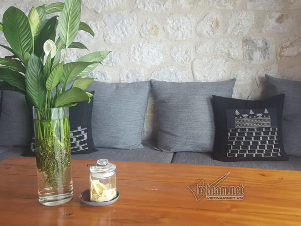 Đi mát-xa ‘vui vẻ’ chạm mặt tình cũ, đại gia xây dựng phát hiện bí mật đau lòng