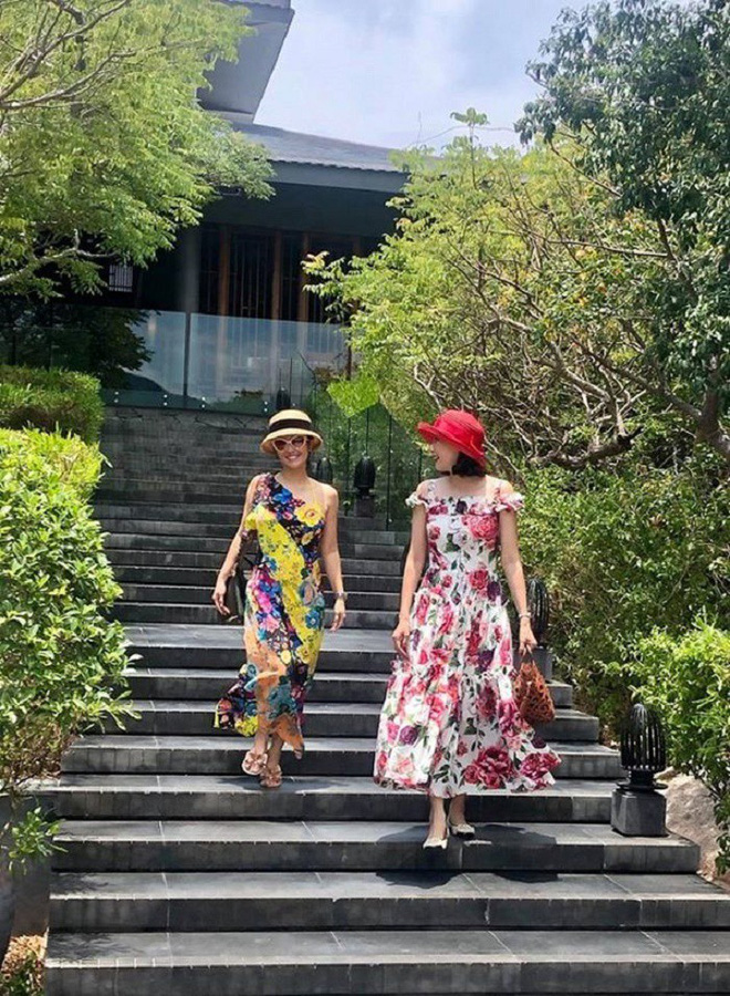 Tình bạn bền bỉ và đáng ngưỡng mộ của Hồng Nhung - Hà Kiều Anh