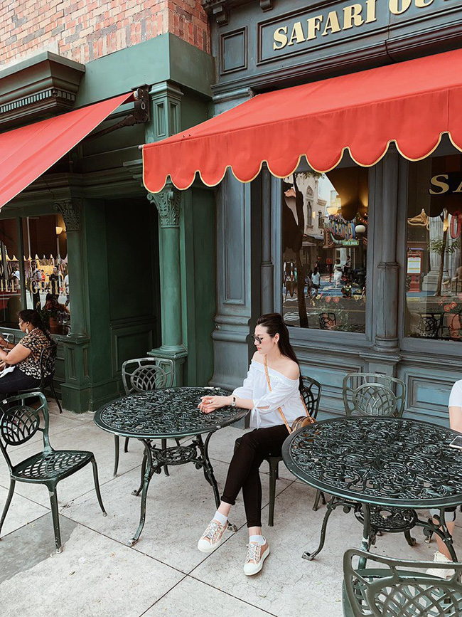 Gần 1 năm sau đám cưới ồn ào, Á hậu Tú Anh và chồng thanh tra xây dựng vẫn cặp kè như tình nhân