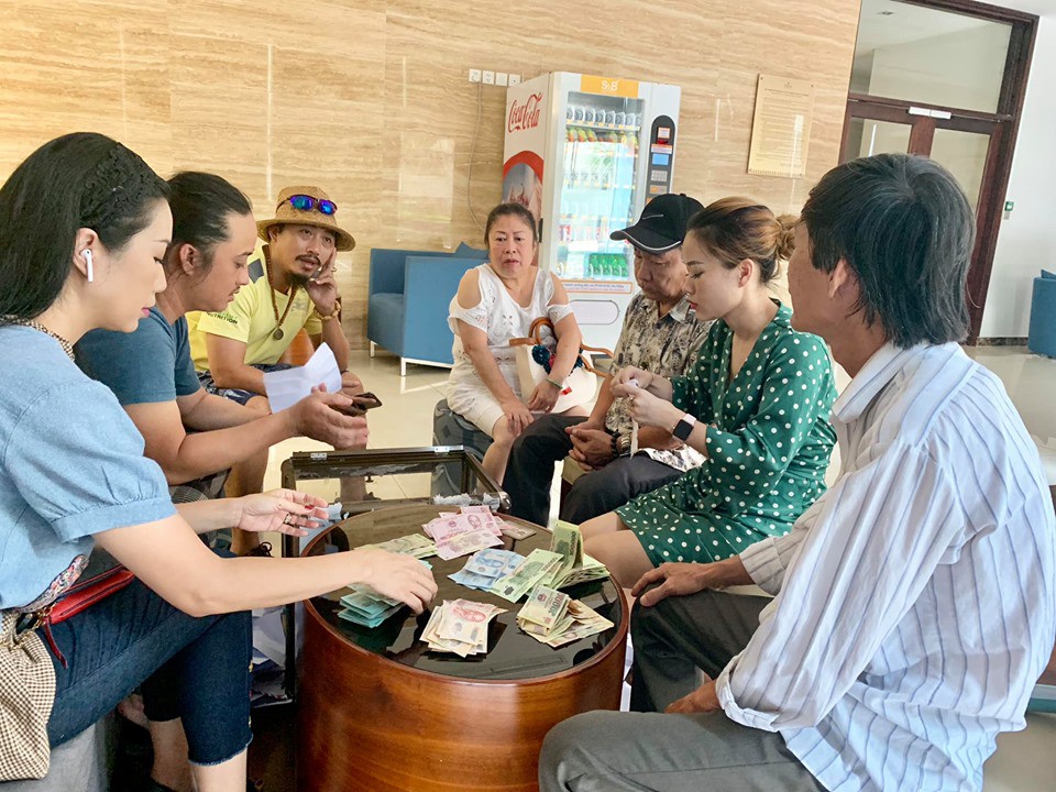 Gia đình cố nghệ sĩ Lê Bình công khai tiền phúng điếu gần 300 triệu đồng, con gái bắt đầu hành trình thực hiện di nguyện của ba