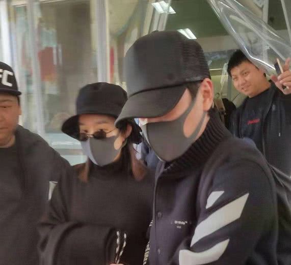 Từng là cậu ấm nhưng sau khi Triệu Lệ Dĩnh sinh quý tử, Phùng Thiệu Phong thay đổi như thế nào?