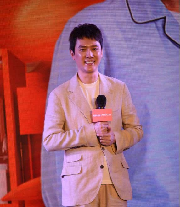 Từng là cậu ấm nhưng sau khi Triệu Lệ Dĩnh sinh quý tử, Phùng Thiệu Phong thay đổi như thế nào?