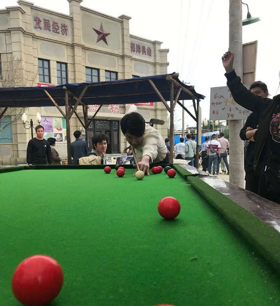 Từng là cậu ấm nhưng sau khi Triệu Lệ Dĩnh sinh quý tử, Phùng Thiệu Phong thay đổi như thế nào?