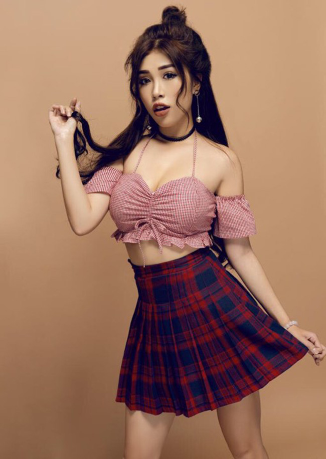 Phong cách thời trang gợi cảm của 4 mỹ nhân thánh nữ Mì Gõ