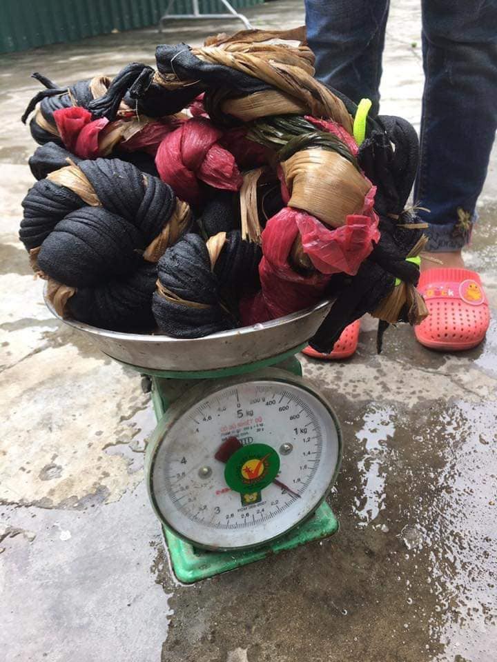 Khóc dở mếu dở vì mua 2kg cua mà tới 1,2 kg là dây, lên than vãn trên MXH thì bị chị em bảo tự làm tự chịu Khóc dở mếu dở vì mua 2kg cua mà tới 1,2 kg là dây, lên than vãn trên MXH thì bị chị em bảo tự làm tự chịu