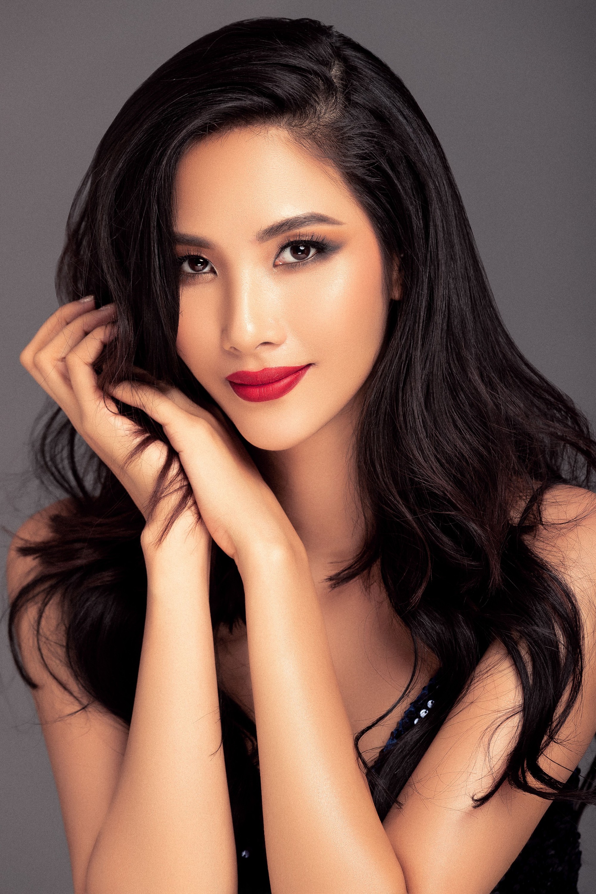 Chính thức: Hoàng Thùy đại diện Việt Nam chinh chiến Miss Universe 2019