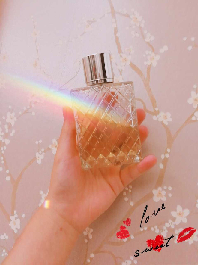 Lãng mạn kiểu nam thần Hóa học: Tự mua nguyên liệu về chế tạo nước hoa tặng crush, tỉ mỉ chép lại từng công đoạn!