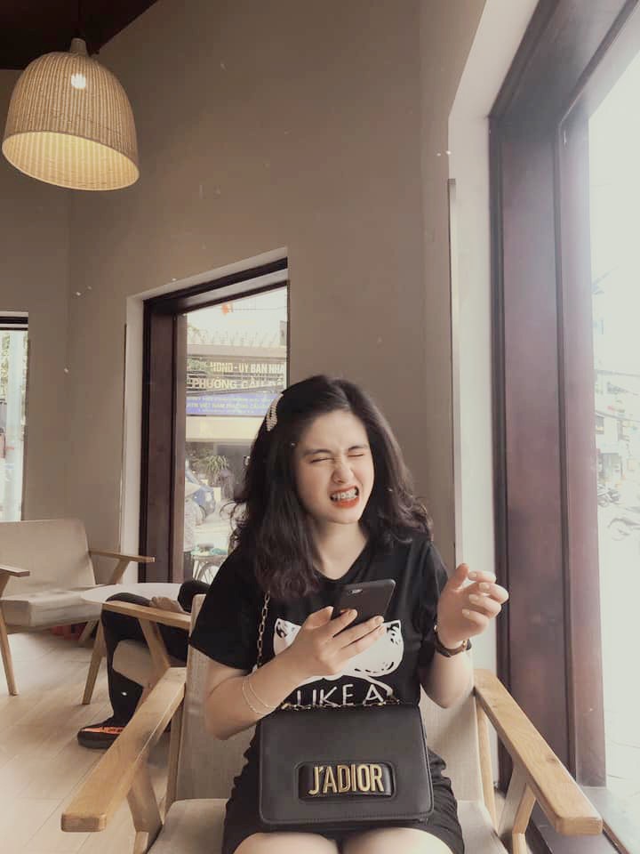 Sau pha niềng răng chấn động MXH, nhiều bạn trẻ không ngại chia sẻ hình ảnh vịt hoá thiên nga với hàm răng của mình