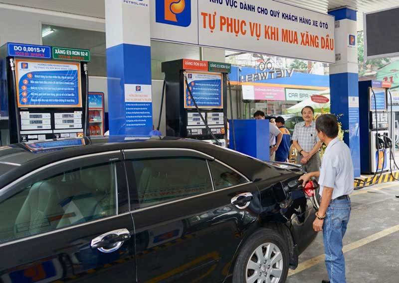 Đại gia ngoại dòm ngó cỗ máy in tiền số 1 Việt Nam