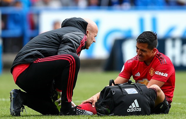 Gary Nevillle: Thật tồi tệ, MU không còn là một đội bóng nữa