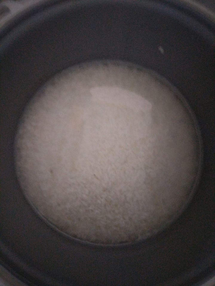 Còn gì đau đớn hơn trải nghiệm thức ăn đã xong xuôi nhưng phát hiện nấu cơm chưa ấn nút