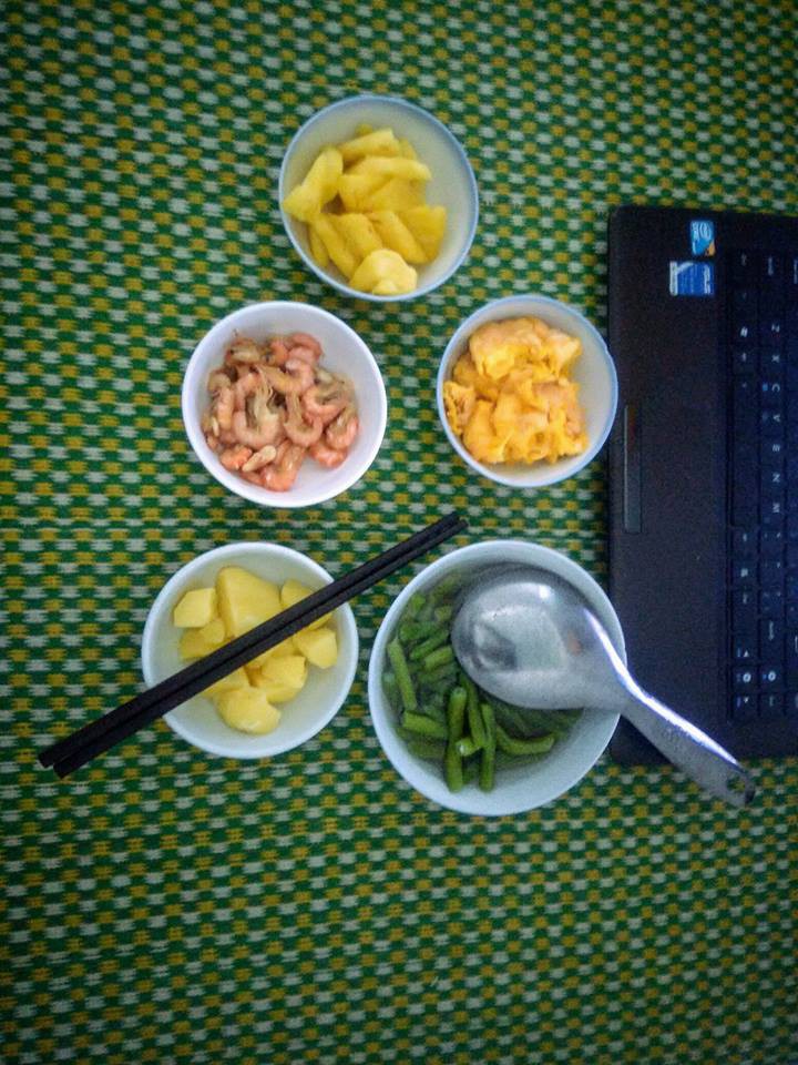 Còn gì đau đớn hơn trải nghiệm thức ăn đã xong xuôi nhưng phát hiện nấu cơm chưa ấn nút