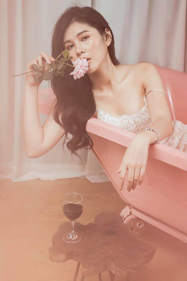 Cô gái bị bắt cóc trong Mê cung: Hóa ra cực sexy, gây sốt khi xuất hiện cùng HLV Park Hang Seo