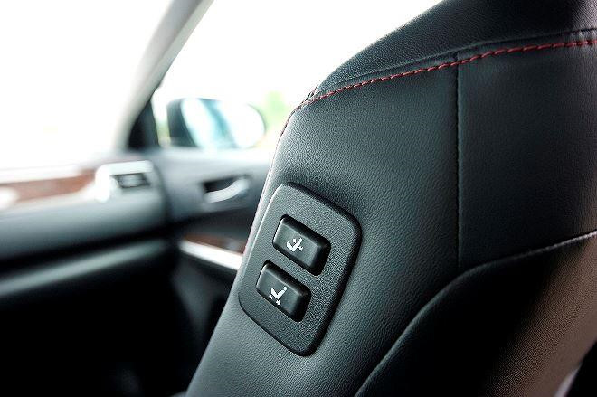 Toyota Camry 2019 - rẻ hơn, trẻ hơn, kém sang hơn