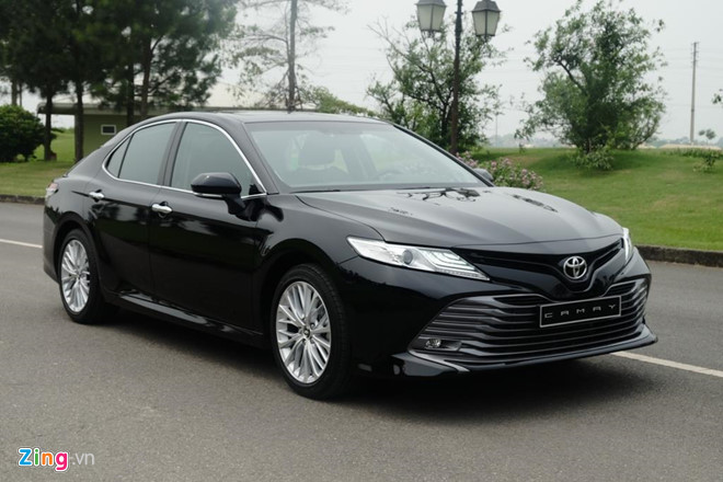 Toyota Camry 2019 - rẻ hơn, trẻ hơn, kém sang hơn