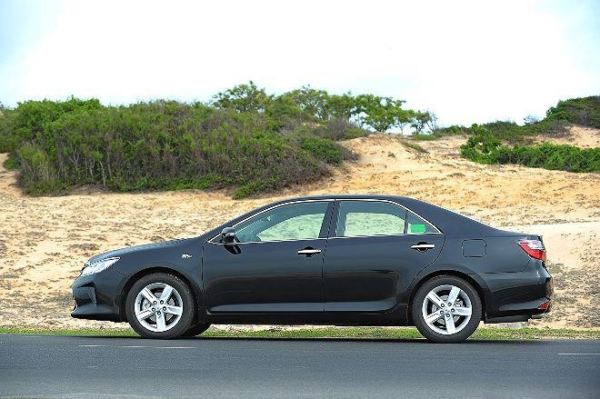 Toyota Camry 2019 - rẻ hơn, trẻ hơn, kém sang hơn