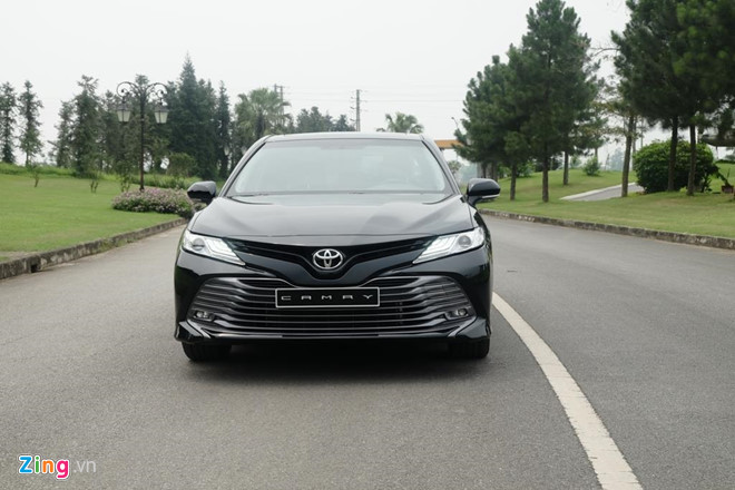 Toyota Camry 2019 - rẻ hơn, trẻ hơn, kém sang hơn