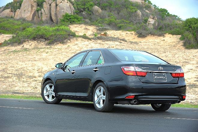 Toyota Camry 2019 - rẻ hơn, trẻ hơn, kém sang hơn