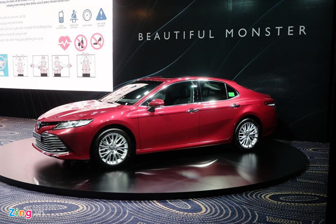 Toyota Camry 2019 - rẻ hơn, trẻ hơn, kém sang hơn