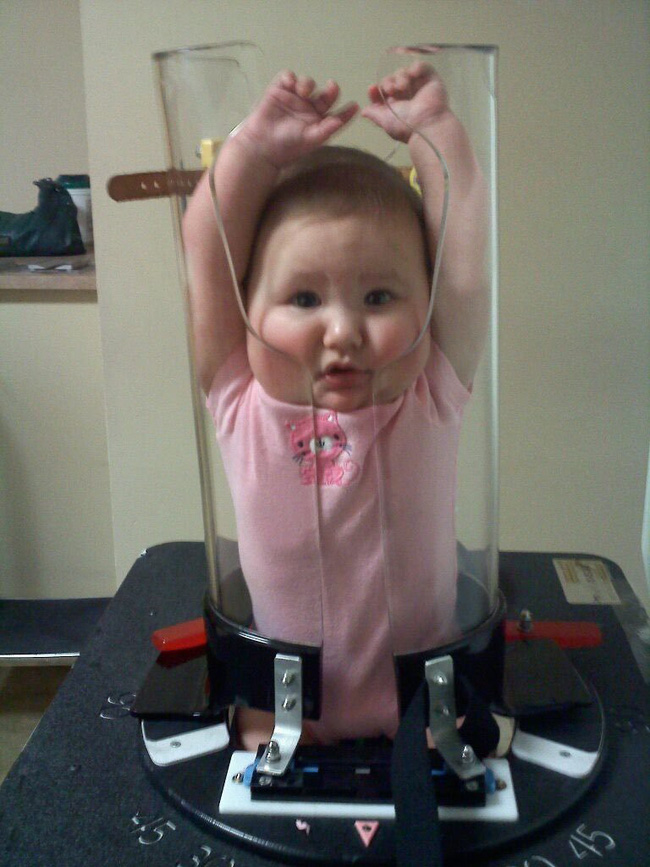 Hình ảnh gây bão mạng về sự thật khi trẻ con được đi chụp X-quang khiến dân tình cười không nhặt được miệng