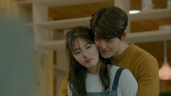 Chuẩn bị chào đón cặp song sinh, tôi chết lặng khi tình cờ nghe được cuộc trò chuyện của chồng và mẹ chồng, căm hận họ vì quá ích kỷ