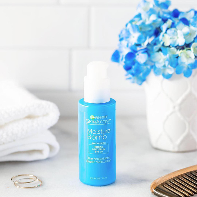 Khoản đầu tư sáng suốt của bạn chính là 1 trong 8 sản phẩm chống nắng kiêm dưỡng ẩm cừ khôi này