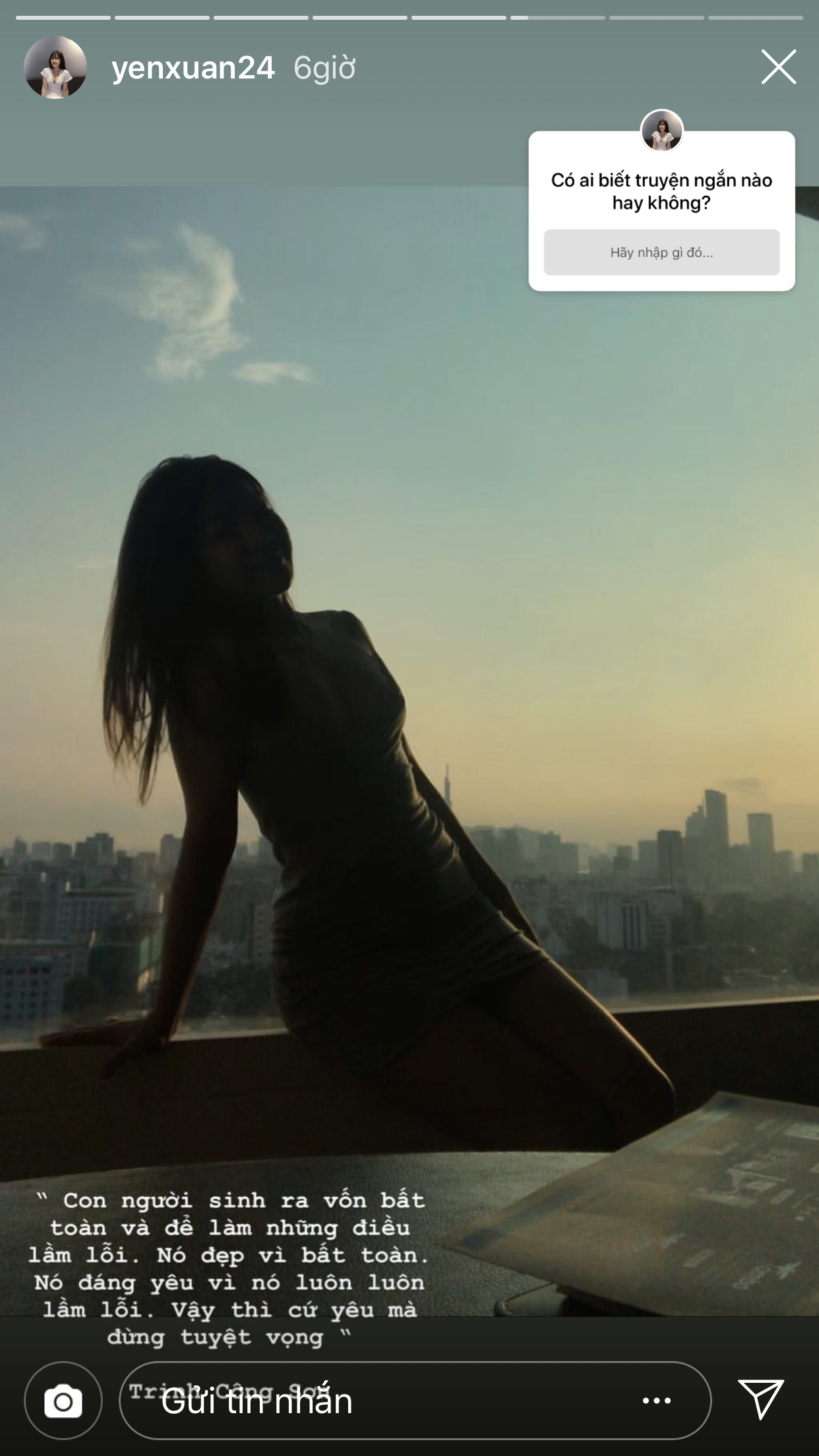 Vừa về Sài Gòn, Lâm Tây và Yến Xuân đã check-in ở chung khách sạn, cùng khoe body đốt mắt