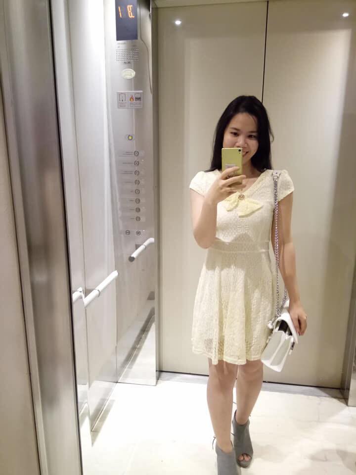 Vừa về Sài Gòn, Lâm Tây và Yến Xuân đã check-in ở chung khách sạn, cùng khoe body đốt mắt