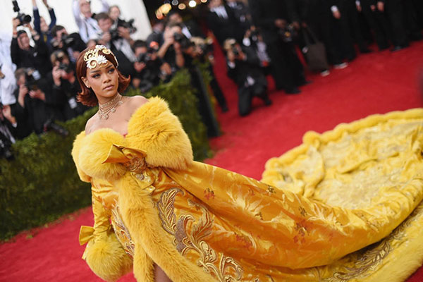 Câu chuyện đằng sau những bộ trang phục hoành tráng tại Met Gala