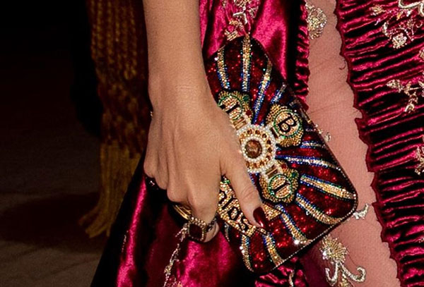 Câu chuyện đằng sau những bộ trang phục hoành tráng tại Met Gala