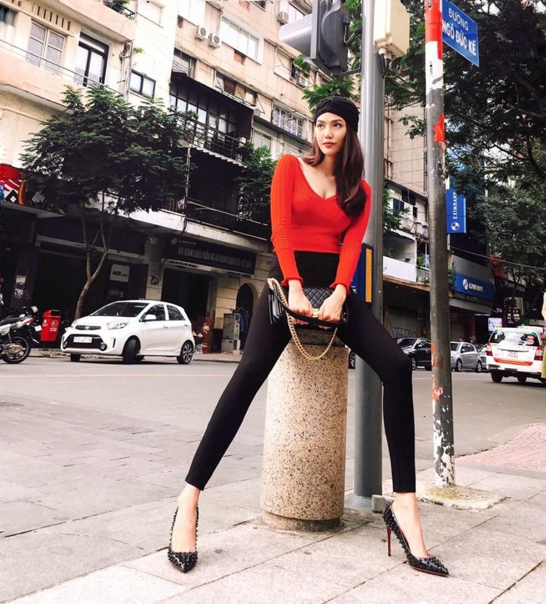 Dù có là tivi màn hình phẳng thì các nàng vẫn sexy tột cùng chỉ với vài ba cách diện đồ học từ các người đẹp Vbiz