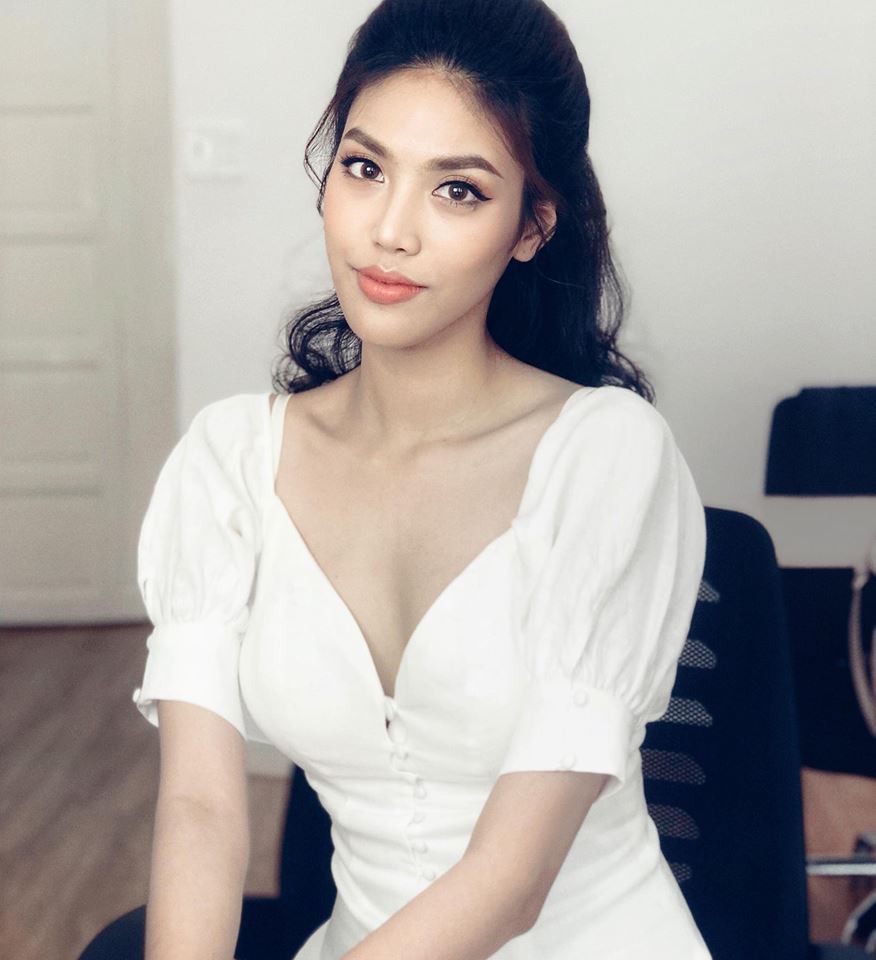 Dù có là tivi màn hình phẳng thì các nàng vẫn sexy tột cùng chỉ với vài ba cách diện đồ học từ các người đẹp Vbiz