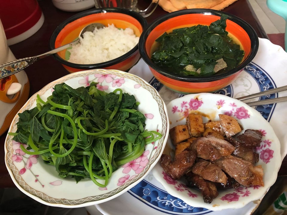 Mẹ trẻ than ngán cơm cữ tận cổ, chị em xem xong liền giở giọng khó chịu nhưng sự thật lại đơn giản thế này